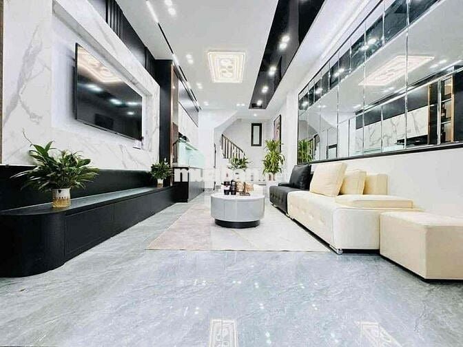 Võ Chí Công - Cầu Giấy, Dt 35m, 5 tầng, mt 4m. Nhỉnh 8 tỷ.