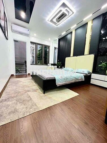 Võ Chí Công - Cầu Giấy, Dt 35m, 5 tầng, mt 4m. Nhỉnh 8 tỷ.