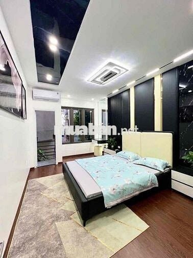 Võ Chí Công - Cầu Giấy, Dt 35m, 5 tầng, mt 4m. Nhỉnh 8 tỷ.
