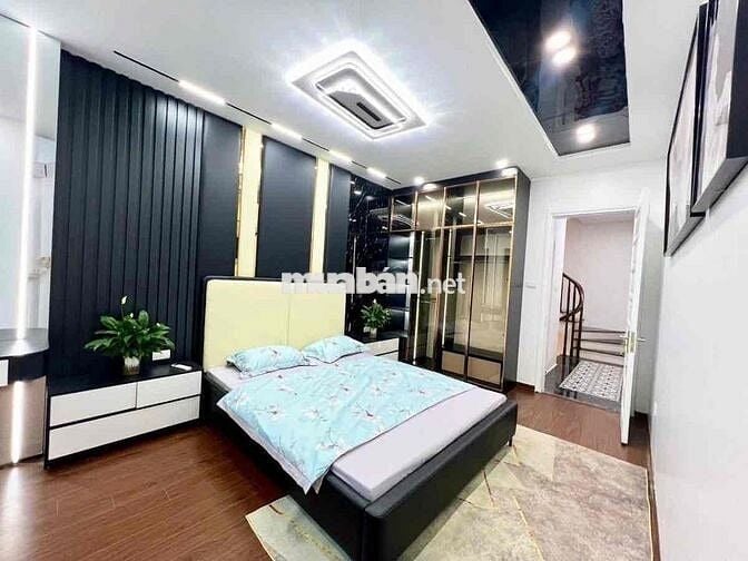 Võ Chí Công - Cầu Giấy, Dt 35m, 5 tầng, mt 4m. Nhỉnh 8 tỷ.
