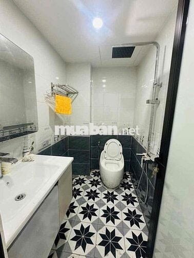 CẦN BÁN - CĂN HỘ TẬP THỂ - TRẦN QUỐC HOÀN - 3PN - 80m2 - GIÁ CHỈ 3,x t