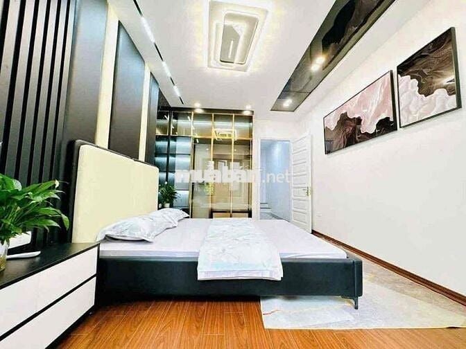 Võ Chí Công - Cầu Giấy, Dt 35m, 5 tầng, mt 4m. Nhỉnh 8 tỷ.