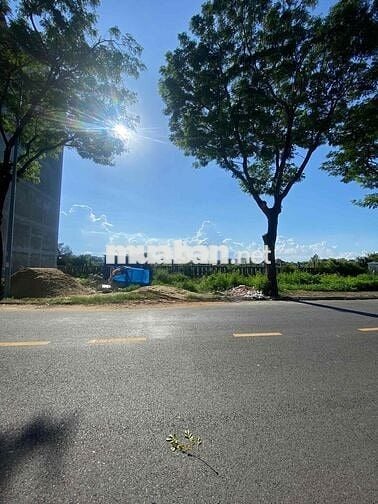 BÁN LÔ ĐÂT ĐẸP NHẤT TRỤC SHOPHOUSE FPT CITY GIÁ RẺ