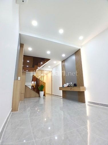 BÁN NHÀ NGAY CHỢ Quận 1 🔥 HẺM 139 TRẦN ĐÌNH XU, Nhà 3 Lầu 4pn 3wc 2mt