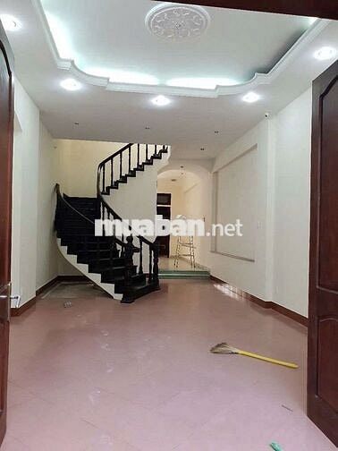 CHo thuê nhà mặt tiền đường Lê quag định 4,6x31m 2L