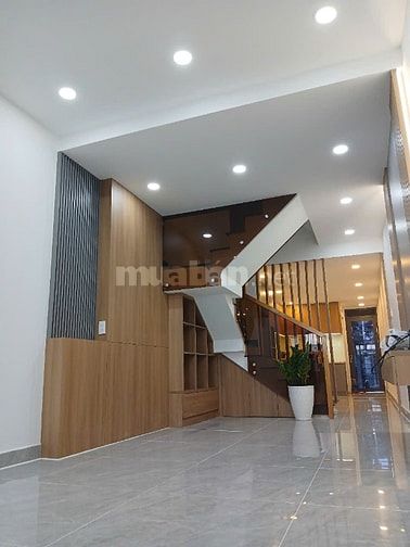 BÁN NHÀ NGAY CHỢ Quận 1 🔥 HẺM 139 TRẦN ĐÌNH XU, Nhà 3 Lầu 4pn 3wc 2mt