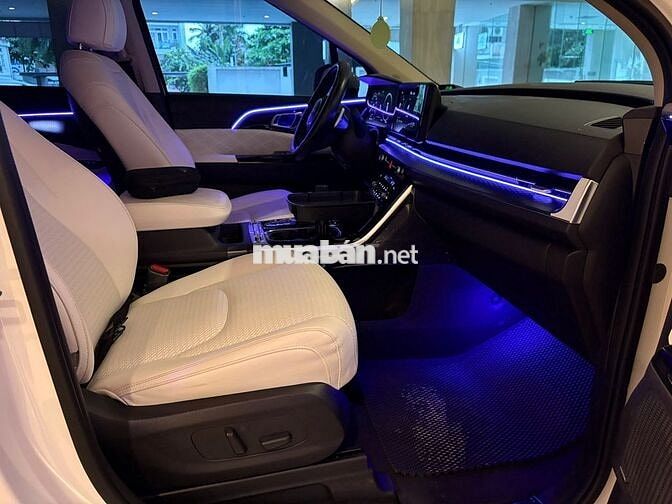 Kia Carnival 2023 Signature 2.2D - 25000 km