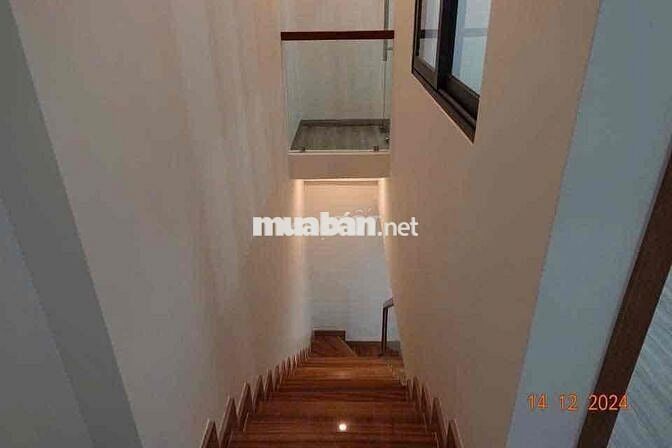 NHÀ MỚI XÂY FULL NỘI THẤT + SÂN ĐẬU XE HƠI + HIỆP BÌNH CHÁNH THỦ ĐỨC
