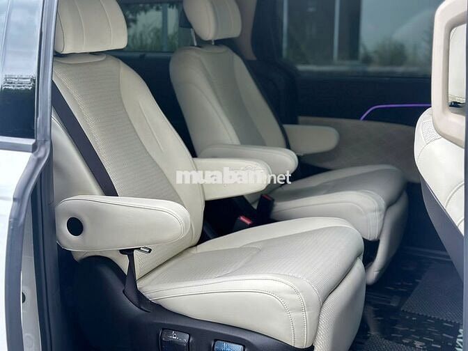 Kia Carnival 2023 Signature 2.2D - 25000 km