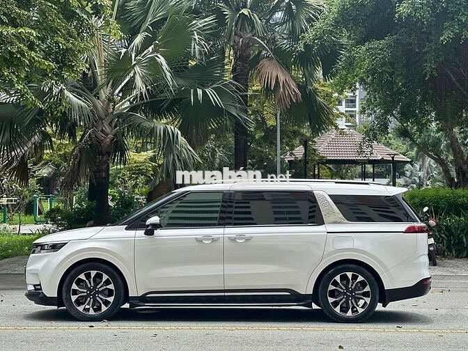 Kia Carnival 2023 Signature 2.2D - 25000 km