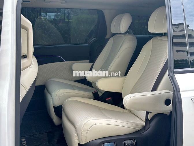 Kia Carnival 2023 Signature 2.2D - 25000 km