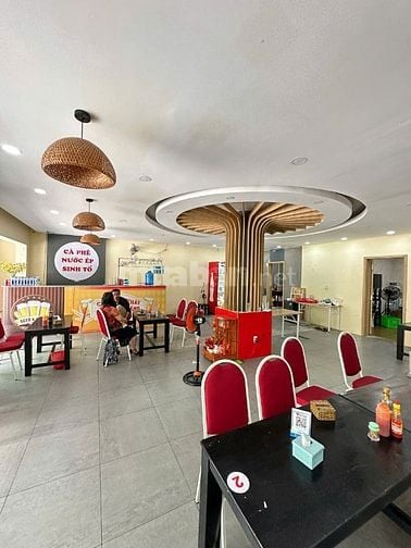 ☕ Sang mặt bằng quán cà phê siêu rộng ngay trung tâm Phú Nhuận ☕