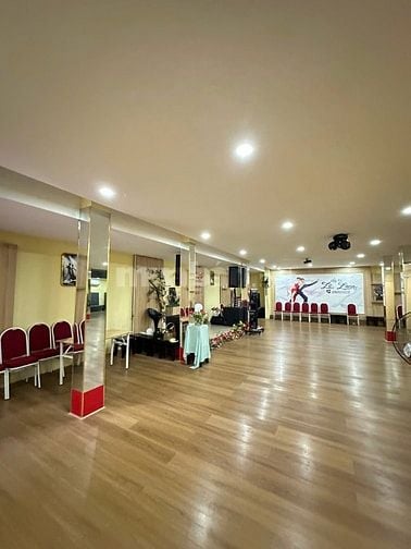 ☕ Sang mặt bằng quán cà phê siêu rộng ngay trung tâm Phú Nhuận ☕