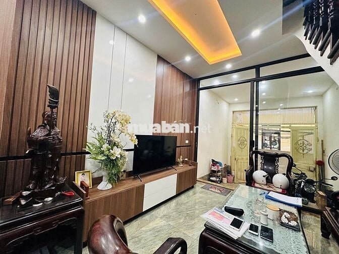 Bán Gấp Nhà Đại La 41M x 6T Giá 8,3 Tỷ. Ngõ thông, 2 thoáng trước sau