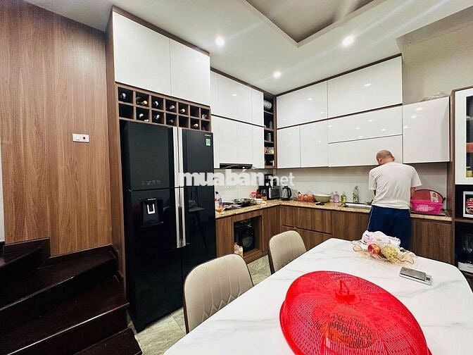 Bán Gấp Nhà Đại La 41M x 6T Giá 8,3 Tỷ. Ngõ thông, 2 thoáng trước sau