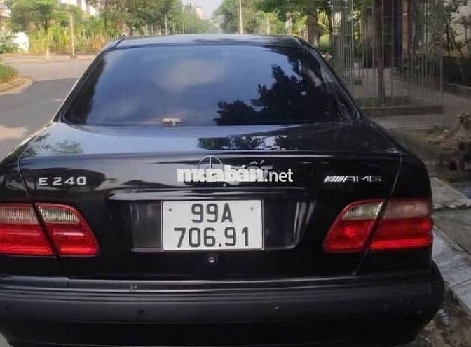 Bán xe E240 đời 2000, số tự động.