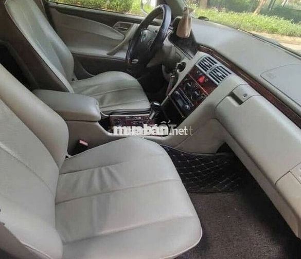 Bán xe E240 đời 2000, số tự động.