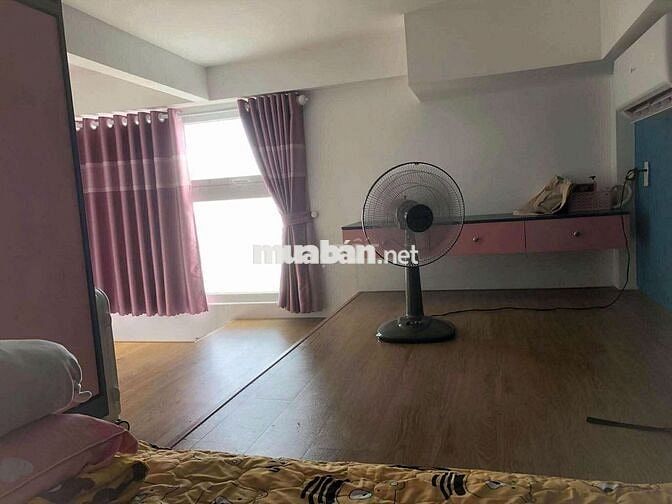 Phòng trọ sinh viên có gác, có ban công quận 7 đường Huỳnh Tấn Phát