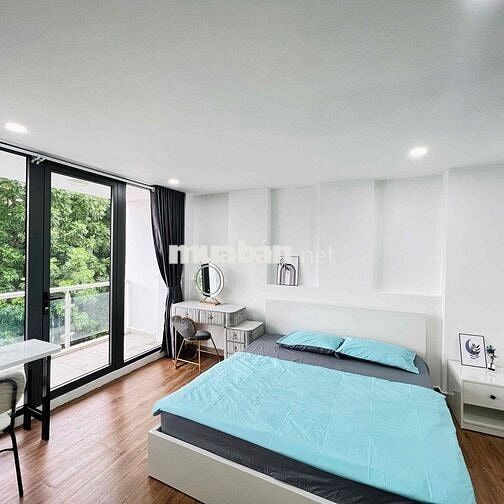 căn hộ mini ban công sât cầu ng văn cừ full nội thất mặt tiền
