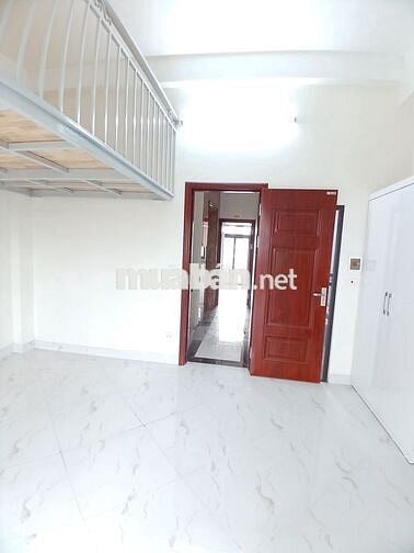 Cho thuê căn hộ khép kín,có thang máy, đối diện bến xe Yên Nghĩa,HĐ