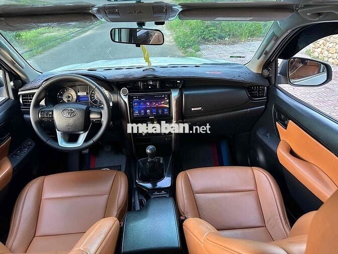 Toyota Fortuner 2017 2.4G 4x2 MT - 140000 km Sàn D