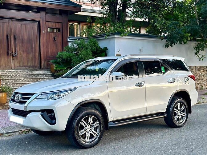 Toyota Fortuner 2017 2.4G 4x2 MT - 140000 km Sàn D