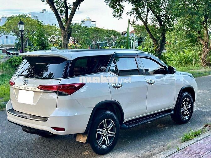 Toyota Fortuner 2017 2.4G 4x2 MT - 140000 km Sàn D