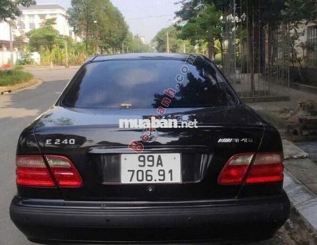 Bán xe E240 đời 2000, số tự động.