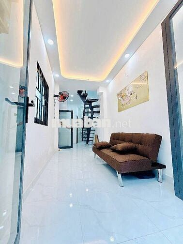 BÁN NHÀ LÔ GÓC CHỢ RẠCH ÔNG Q8, 20M2, 2 TẦNG, SHR,K QUY HOẠCH, 2 TỶ XX
