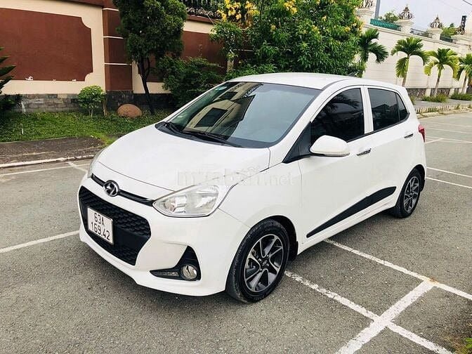 Bán xe i10 Hatchback Đời 2020, Chạy 9 vạn, Bao zin