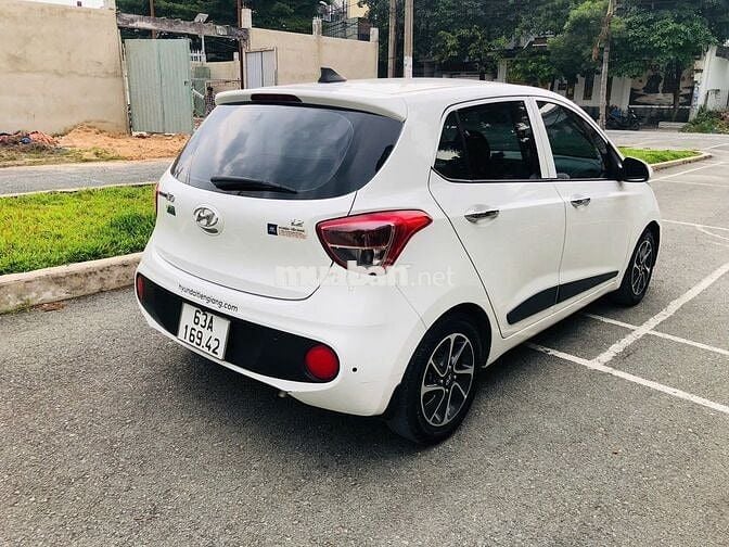 Bán xe i10 Hatchback Đời 2020, Chạy 9 vạn, Bao zin