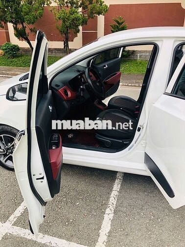 Bán xe i10 Hatchback Đời 2020, Chạy 9 vạn, Bao zin