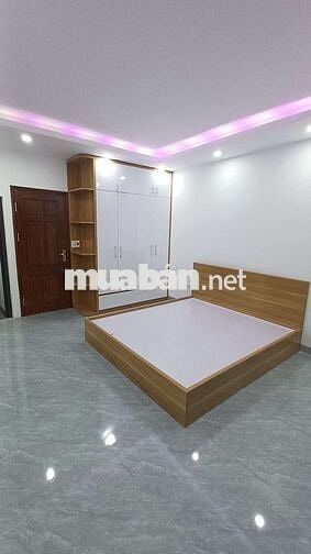 BÁN NHÀ PHẠM VĂN ĐỒNG GẦN KĐT CIPUTRA. 5 TẦNG SẴN Ở ĐẦY ĐỦ TIỆN ÍCH.