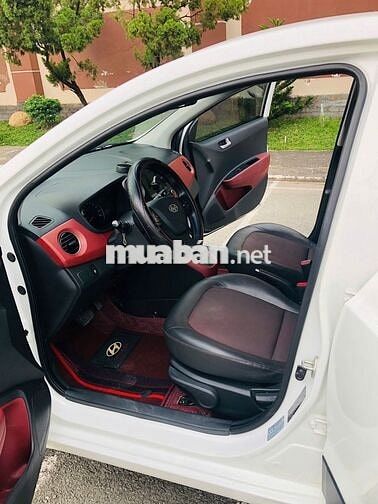 Bán xe i10 Hatchback Đời 2020, Chạy 9 vạn, Bao zin