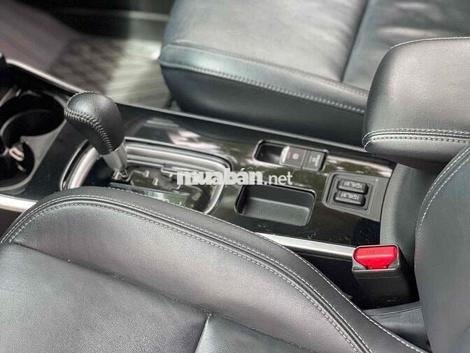 bán outlander prenium 2020 odo 89.000km
