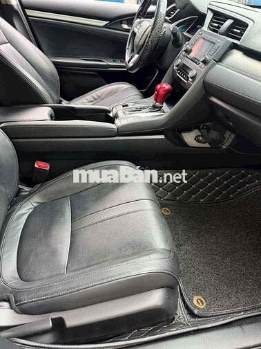 Honda Civic 2018 1.8 E - 111000 km