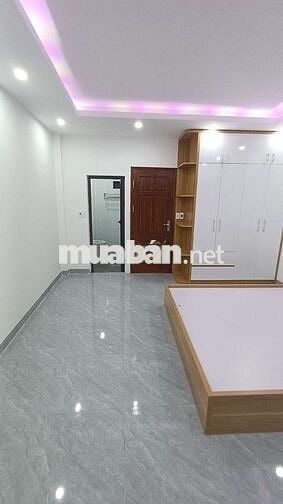 BÁN NHÀ PHẠM VĂN ĐỒNG GẦN KĐT CIPUTRA. 5 TẦNG SẴN Ở ĐẦY ĐỦ TIỆN ÍCH.