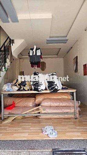bán gấp nhà 81m2. 4 phòng ngủ. đường 26 tháng 3.BHH. chỉ 4.6ty