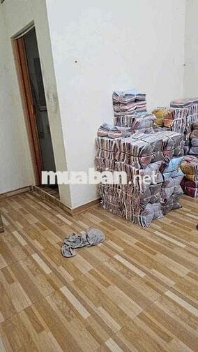 bán gấp nhà 81m2. 4 phòng ngủ. đường 26 tháng 3.BHH. chỉ 4.6ty