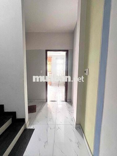 NHÀ MẶT TIỀN HẺM THÔNG Ô TÔ - GẦN NGÃ TƯ BỐN XÃ, DT: 4m x 18m (72m²).