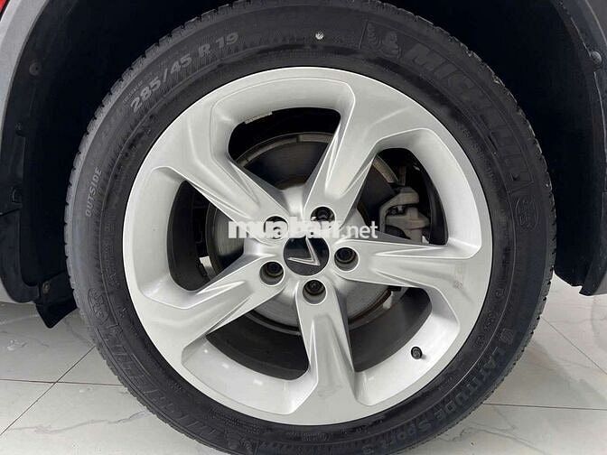 Vinfast Lux SA Base 2020 - 41.000 km