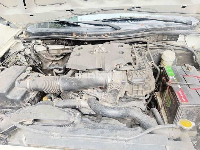 Mitsubishi Pajero Sport trắng 2015 - 105000 km