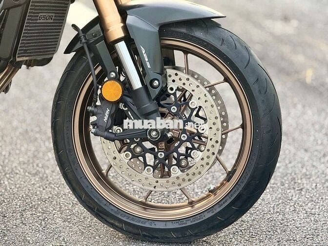 Mạnh Hà Motor bán CB650R dk 2023 11k siêu đẹp