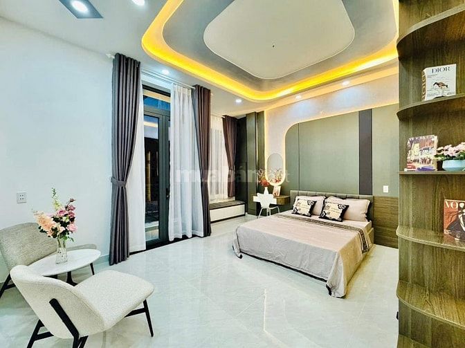 Nhà Vuông Vức 4TY250 Đường Nguyễn Thượng Hiền Q. Bình Thạnh - HXH 5m