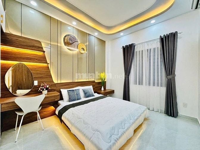 Nhà Vuông Vức 4TY250 Đường Nguyễn Thượng Hiền Q. Bình Thạnh - HXH 5m