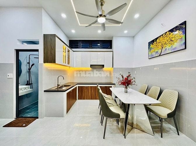 Nhà Vuông Vức 4TY250 Đường Nguyễn Thượng Hiền Q. Bình Thạnh - HXH 5m