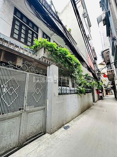 Hoàng Quốc Việt 35m2*5T, ngõ to, nhà đẹp, gần phố, dân trí cao, 8.3 tỷ