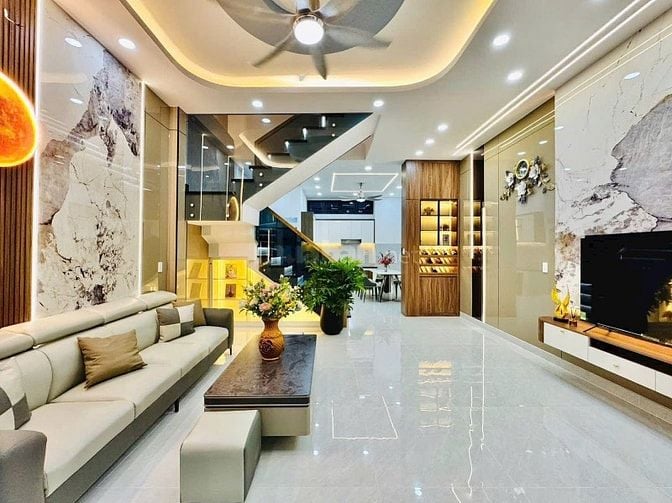 Nhà Vuông Vức 4TY250 Đường Nguyễn Thượng Hiền Q. Bình Thạnh - HXH 5m