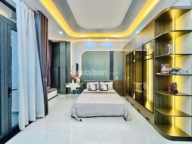 Nhà Vuông Vức 4TY250 Đường Nguyễn Thượng Hiền Q. Bình Thạnh - HXH 5m