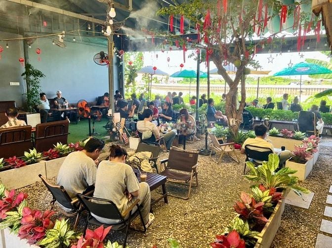 Sang quán cafe 2mt view bờ sông chill đẹp Bình Thạnh 